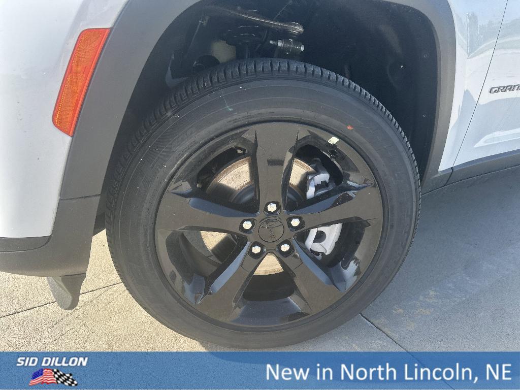 new 2025 Jeep Grand Cherokee L car, priced at $43,622