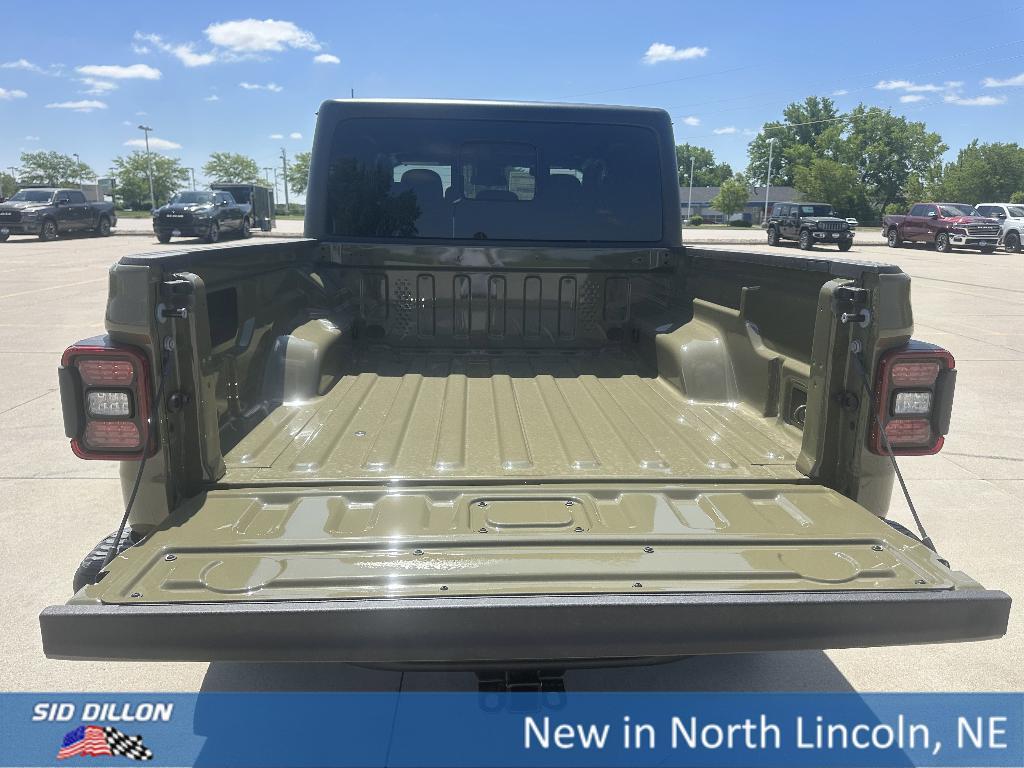 new 2025 Jeep Gladiator car, priced at $49,625