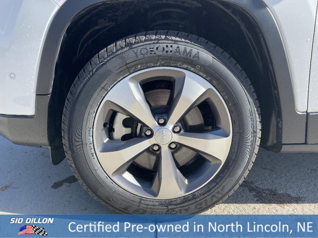 used 2021 Jeep Cherokee car, priced at $22,892