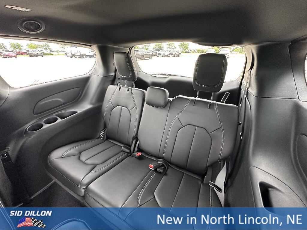 new 2025 Chrysler Pacifica car, priced at $42,247