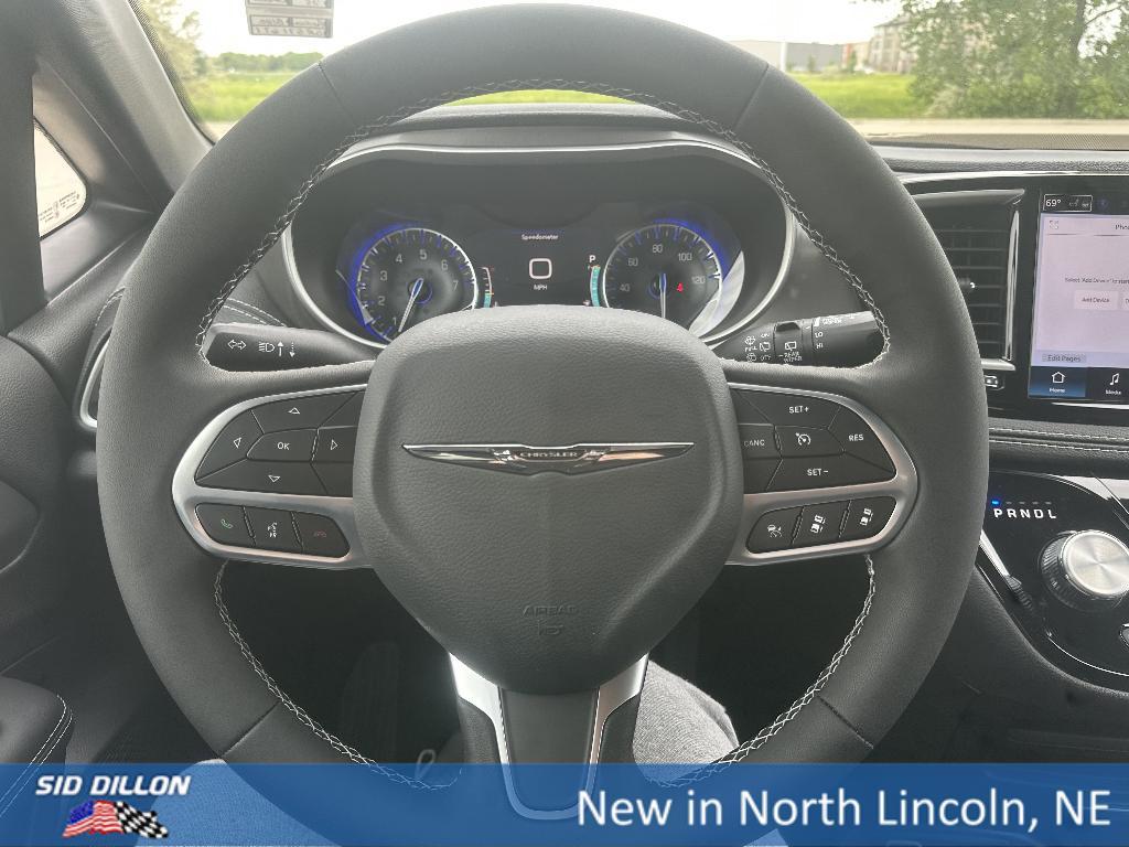 new 2025 Chrysler Pacifica car, priced at $42,247
