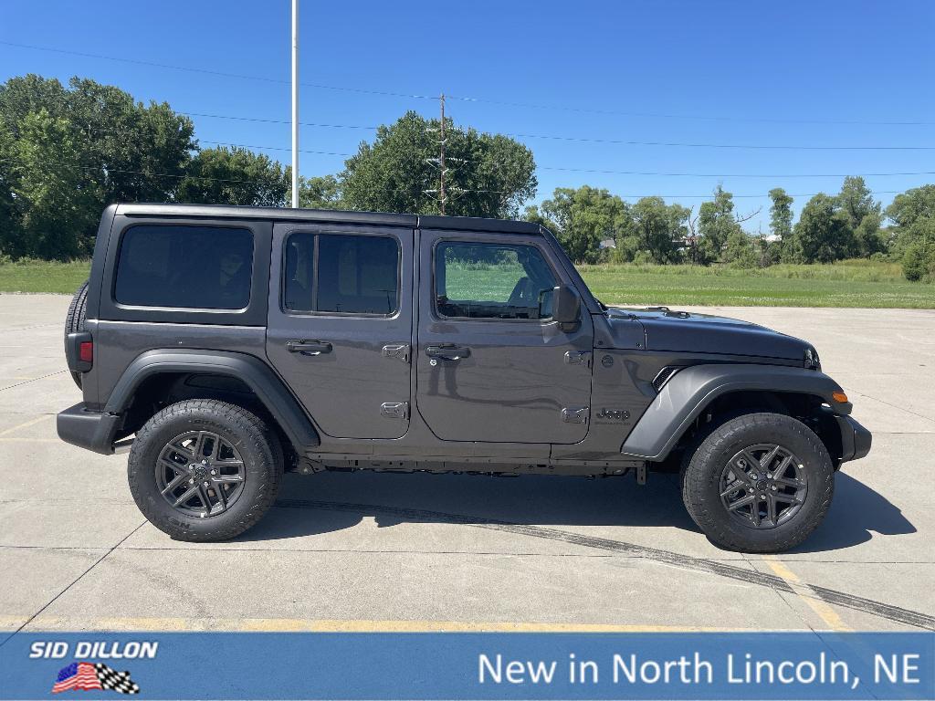 new 2025 Jeep Wrangler car, priced at $45,304