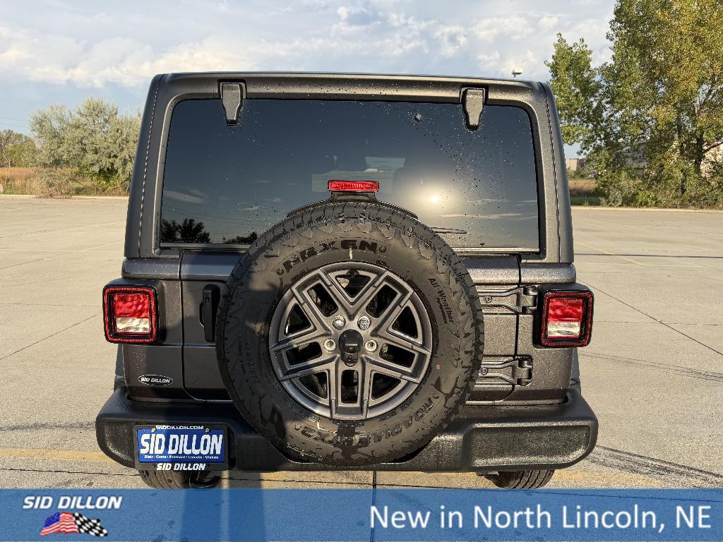 new 2025 Jeep Wrangler car, priced at $38,345