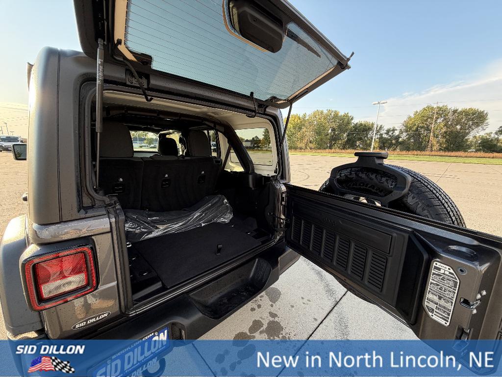 new 2025 Jeep Wrangler car, priced at $38,345