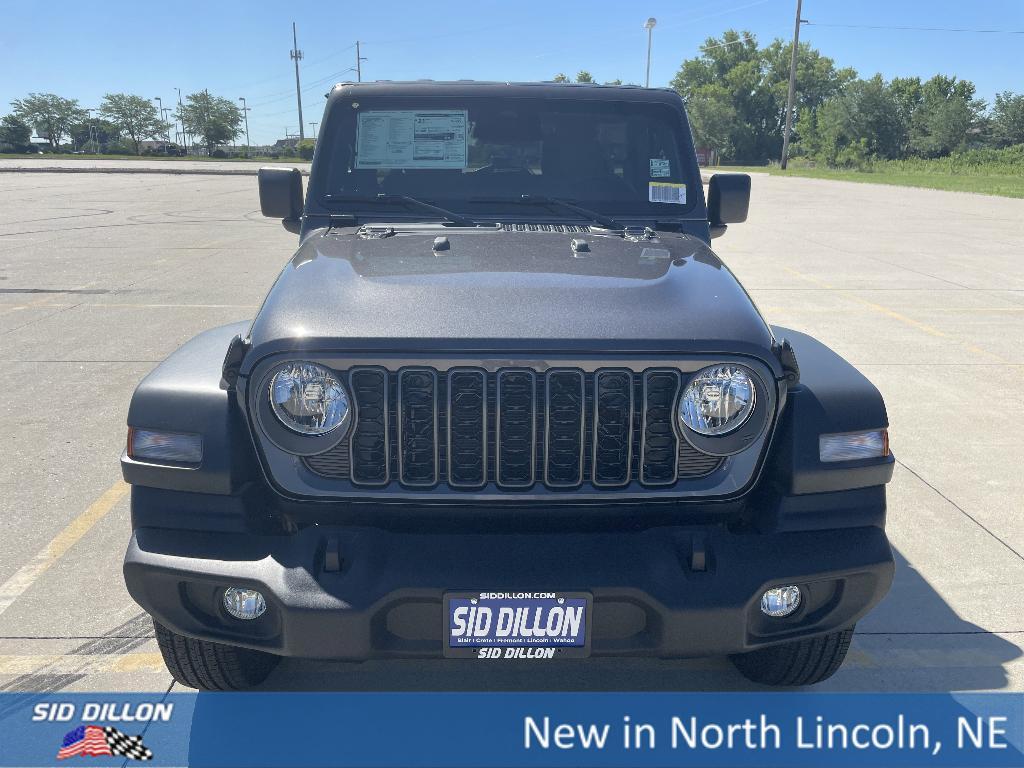 new 2025 Jeep Wrangler car, priced at $45,304