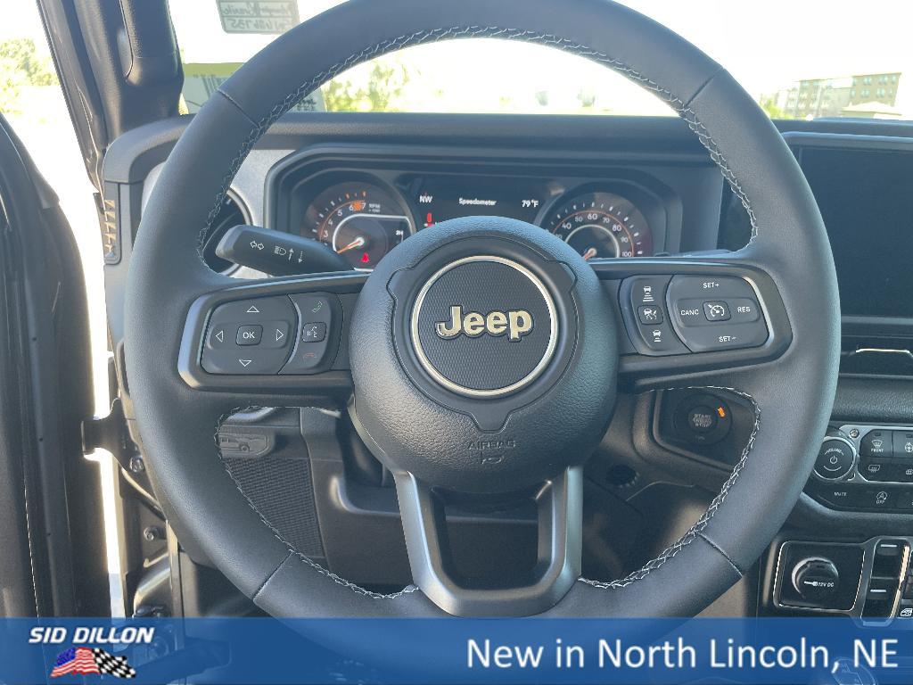 new 2025 Jeep Wrangler car, priced at $45,304