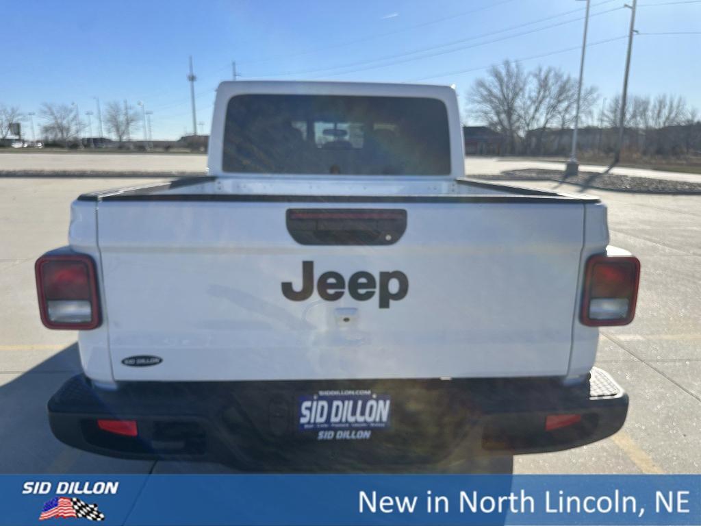 new 2025 Jeep Gladiator car, priced at $41,290