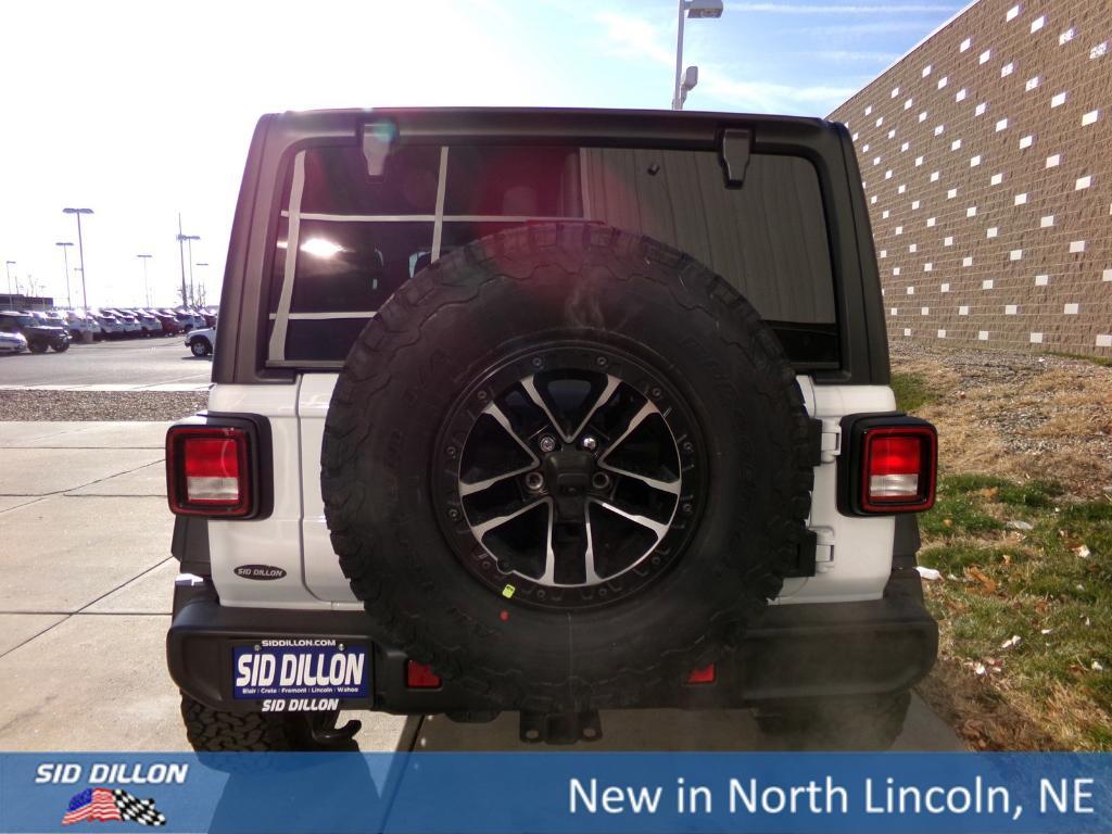 new 2025 Jeep Wrangler car, priced at $49,775