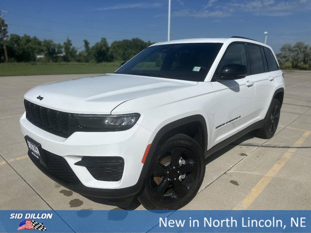 new 2025 Jeep Grand Cherokee car, priced at $40,760