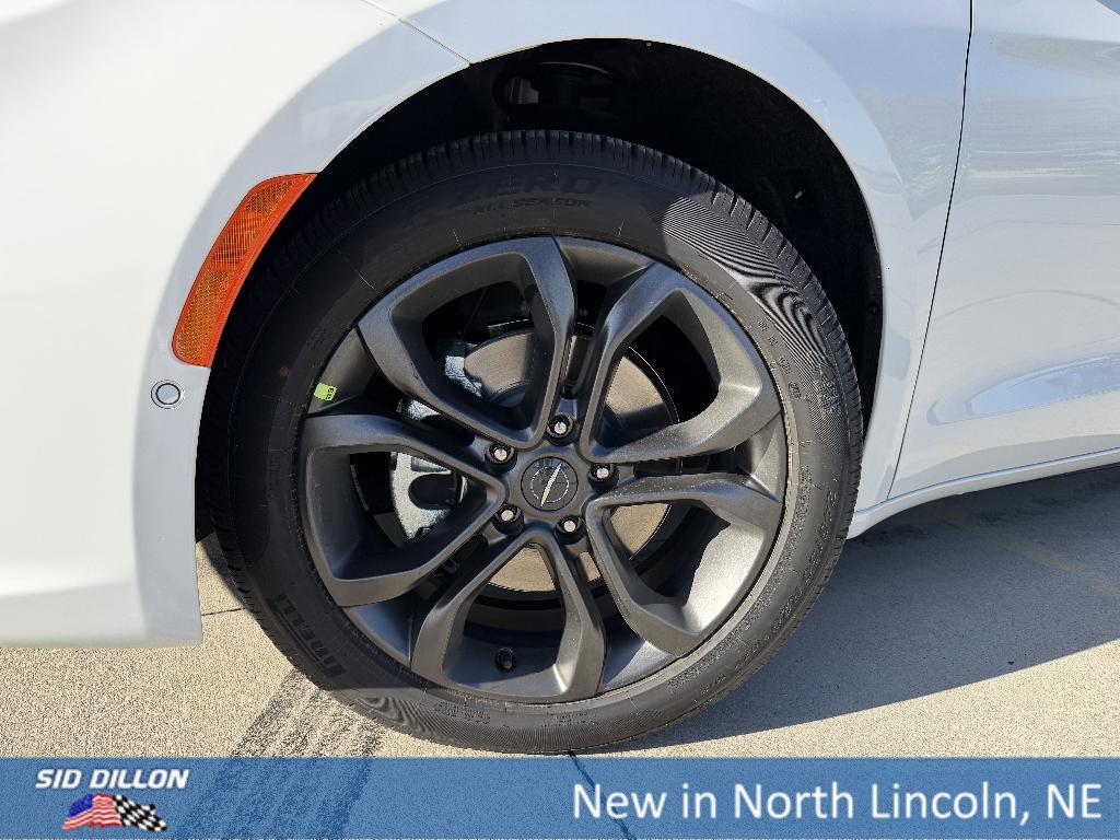 new 2026 Chrysler Pacifica car, priced at $40,565