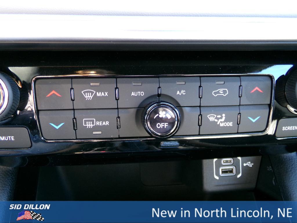 new 2025 Jeep Compass car, priced at $30,435