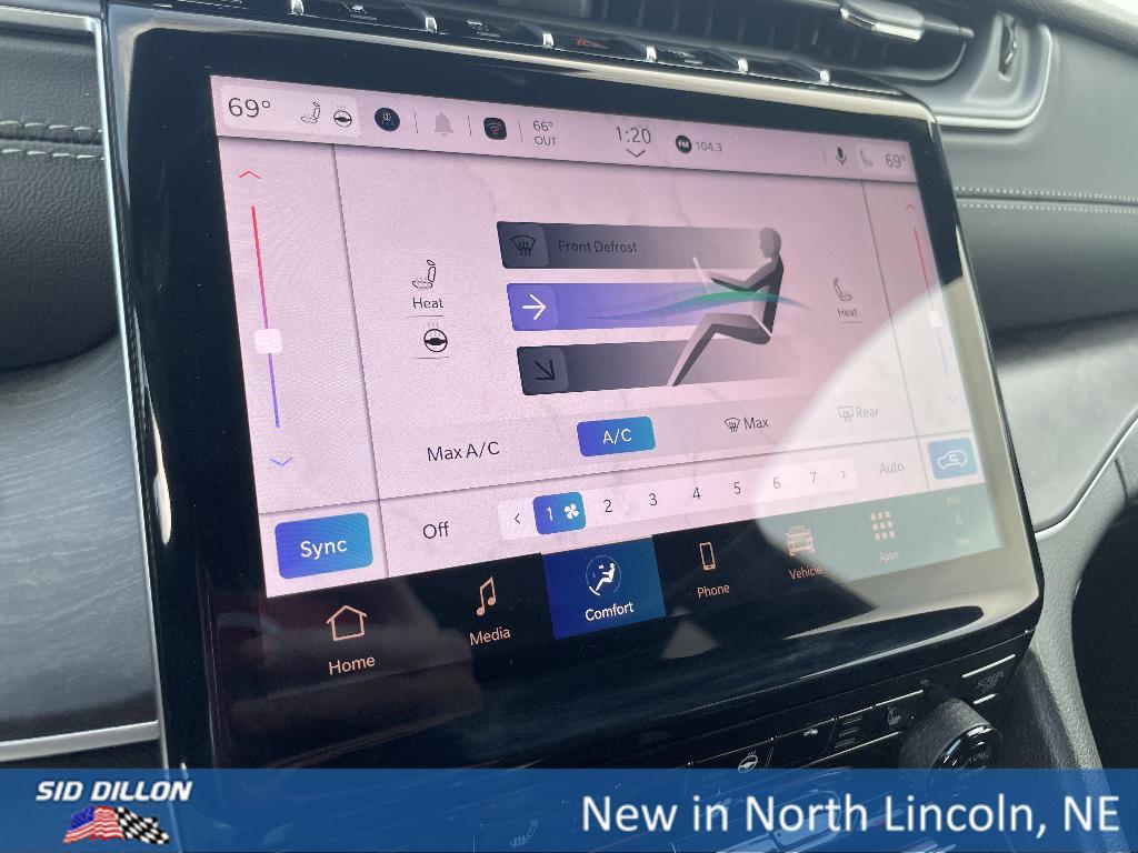 new 2025 Jeep Grand Cherokee car, priced at $42,245