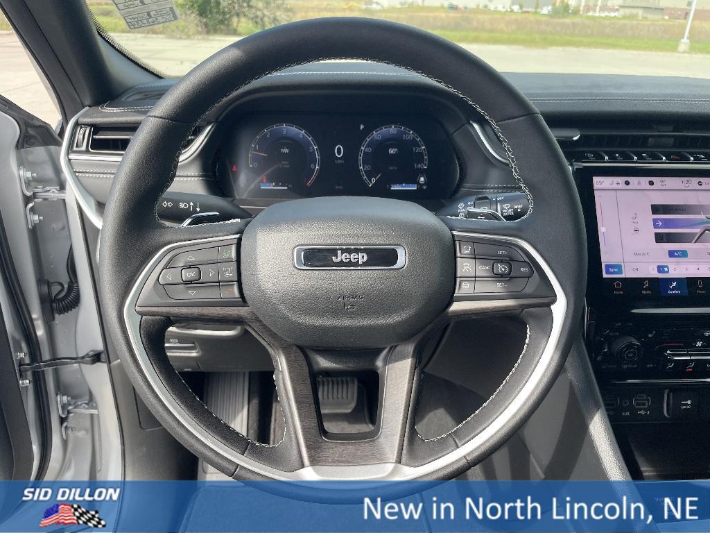 new 2025 Jeep Grand Cherokee car, priced at $42,245