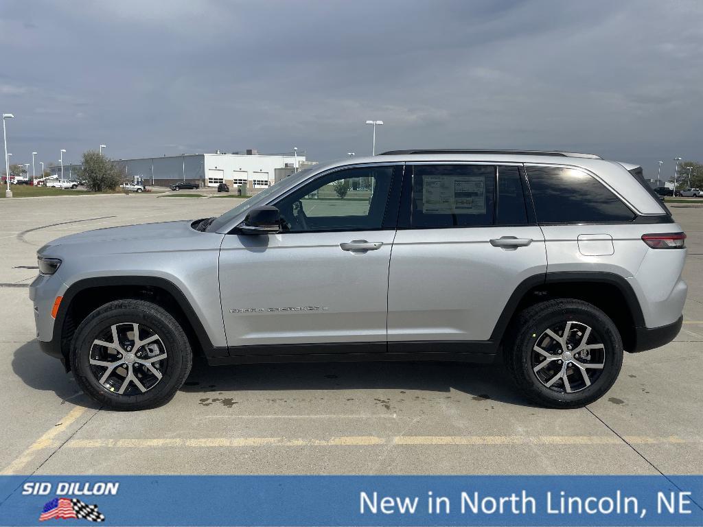 new 2025 Jeep Grand Cherokee car, priced at $42,245