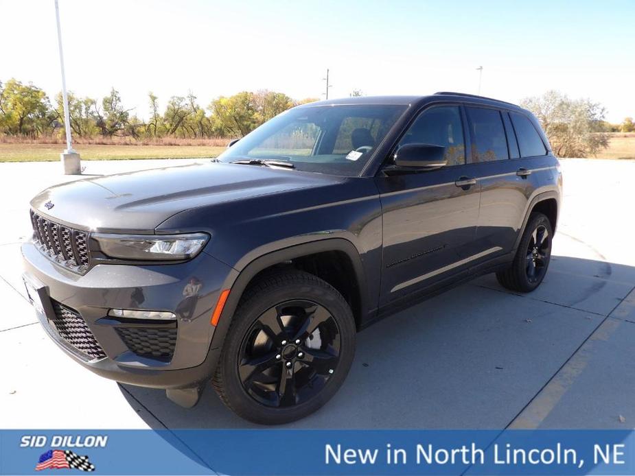 new 2025 Jeep Grand Cherokee car, priced at $46,520