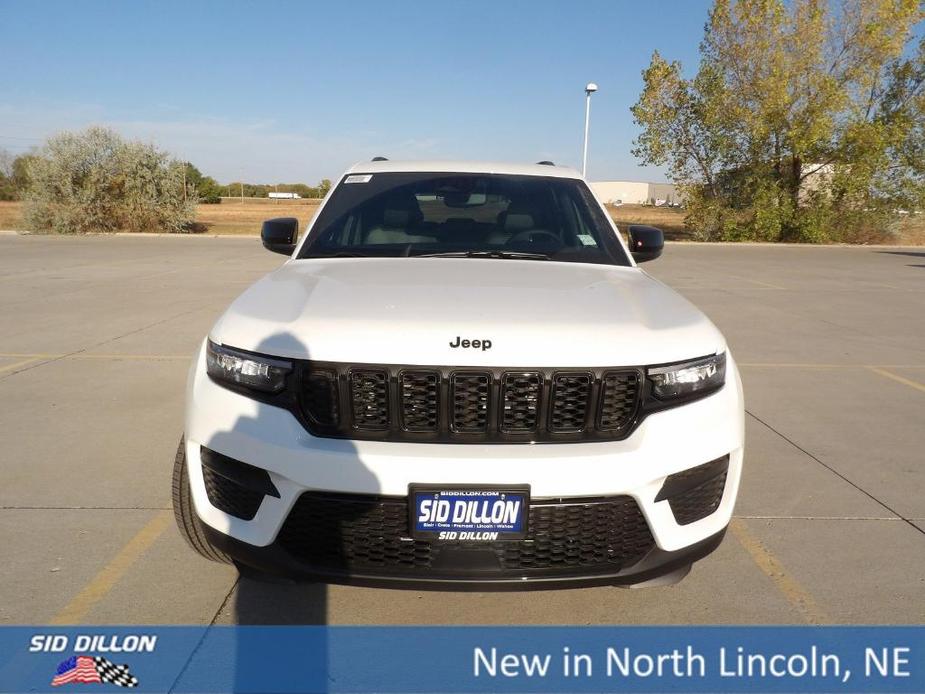 new 2025 Jeep Grand Cherokee car, priced at $43,580