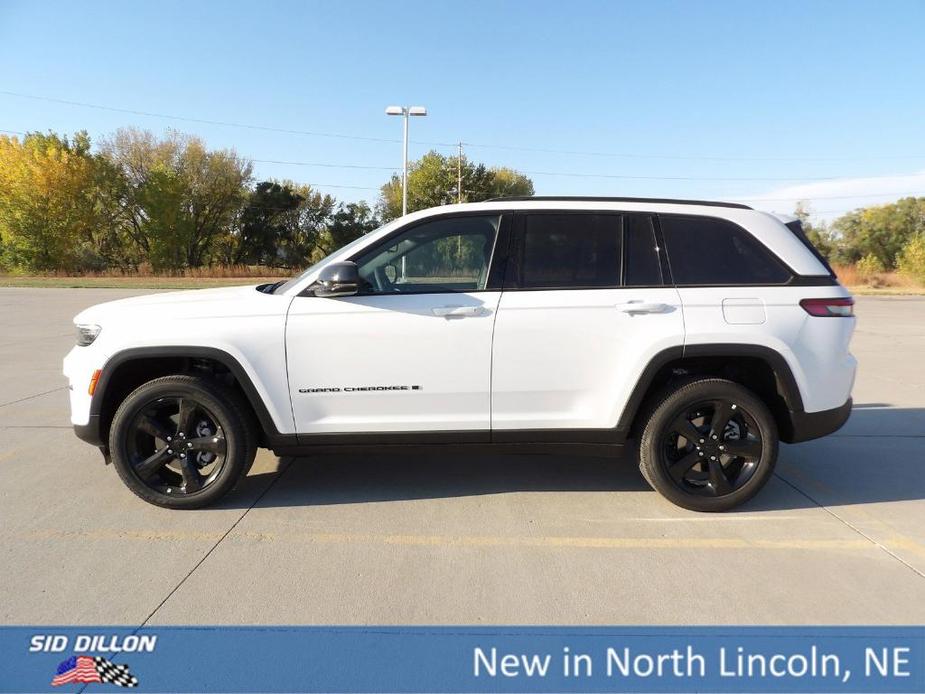 new 2025 Jeep Grand Cherokee car, priced at $43,580