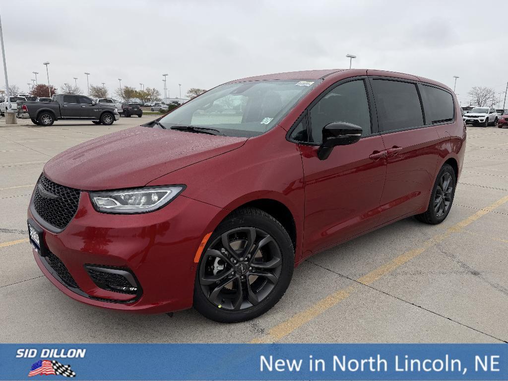 new 2026 Chrysler Pacifica car, priced at $45,555