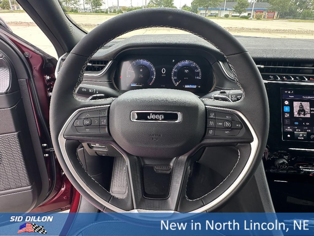 new 2025 Jeep Grand Cherokee car, priced at $42,125
