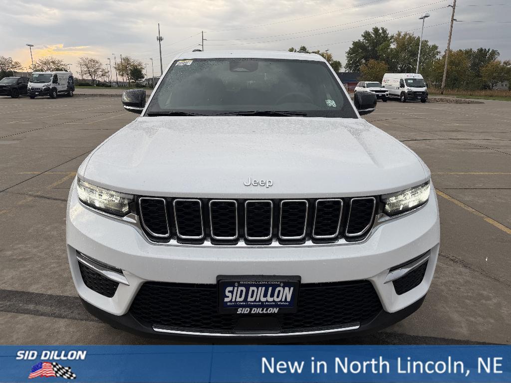 new 2025 Jeep Grand Cherokee car, priced at $41,650