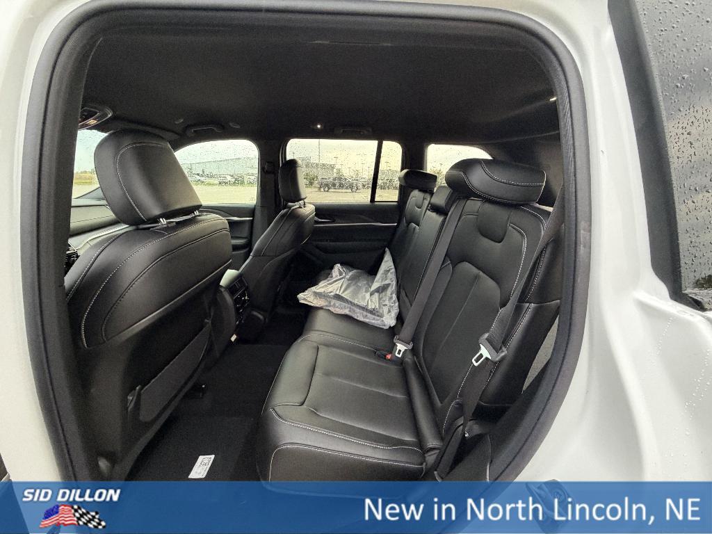 new 2025 Jeep Grand Cherokee car, priced at $41,650