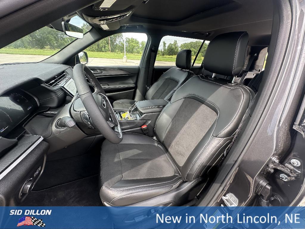 new 2025 Jeep Grand Cherokee L car, priced at $43,217