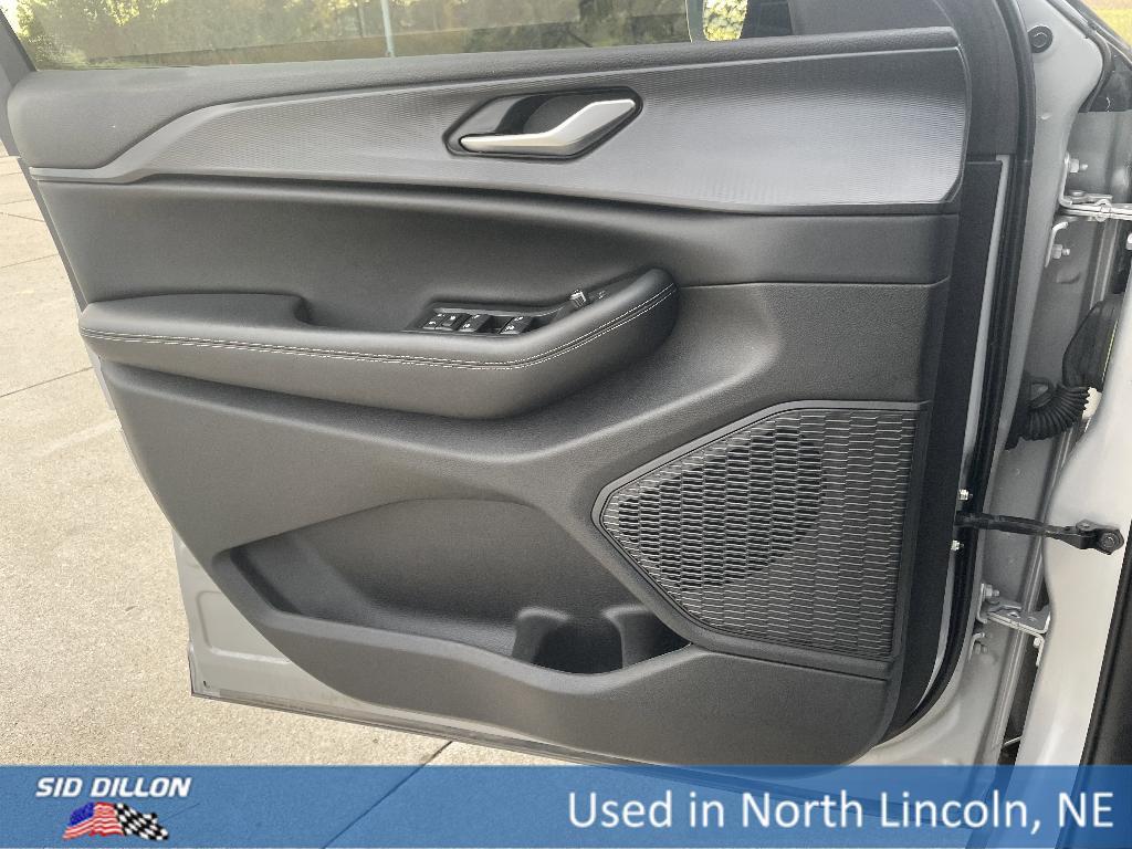 used 2023 Jeep Grand Cherokee car, priced at $33,694