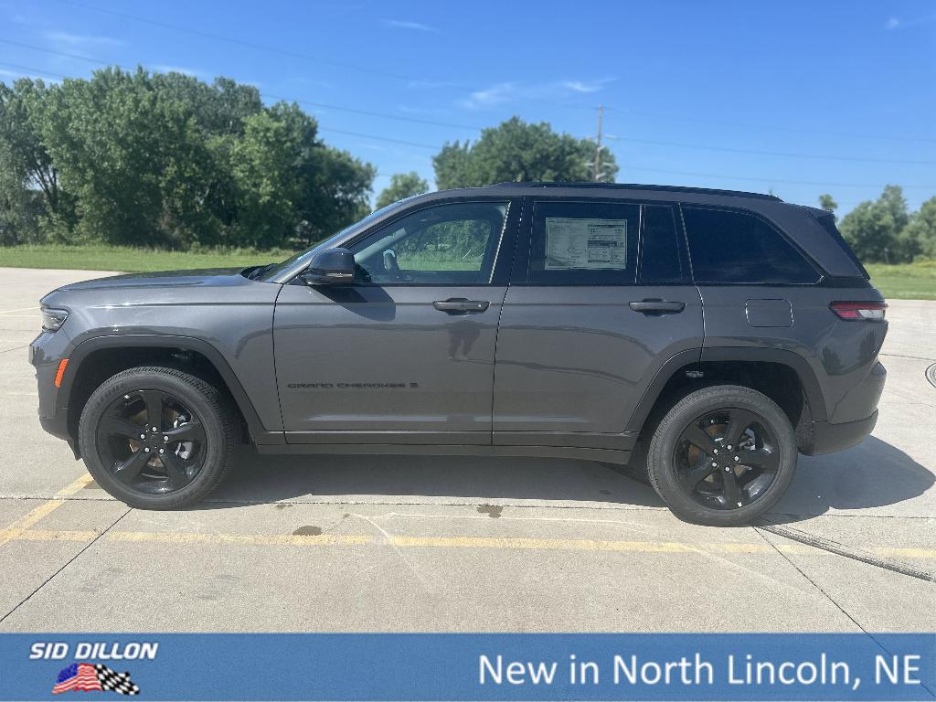 new 2025 Jeep Grand Cherokee car, priced at $41,045