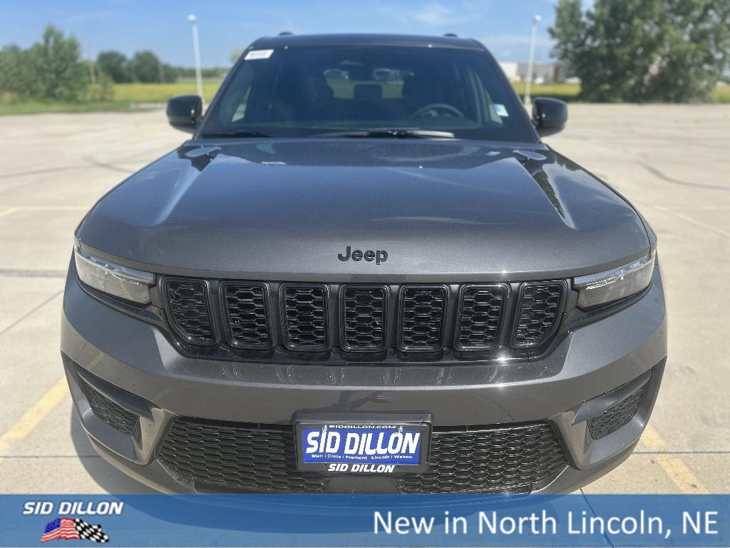 new 2025 Jeep Grand Cherokee car, priced at $41,045