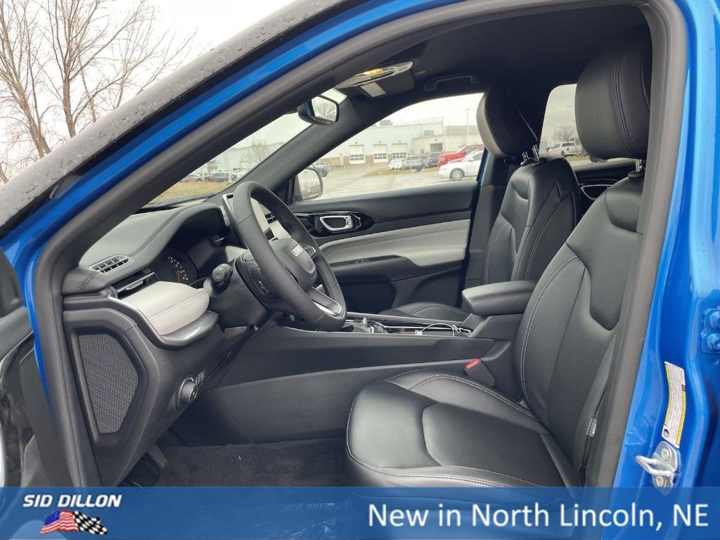 new 2025 Jeep Compass car, priced at $30,435