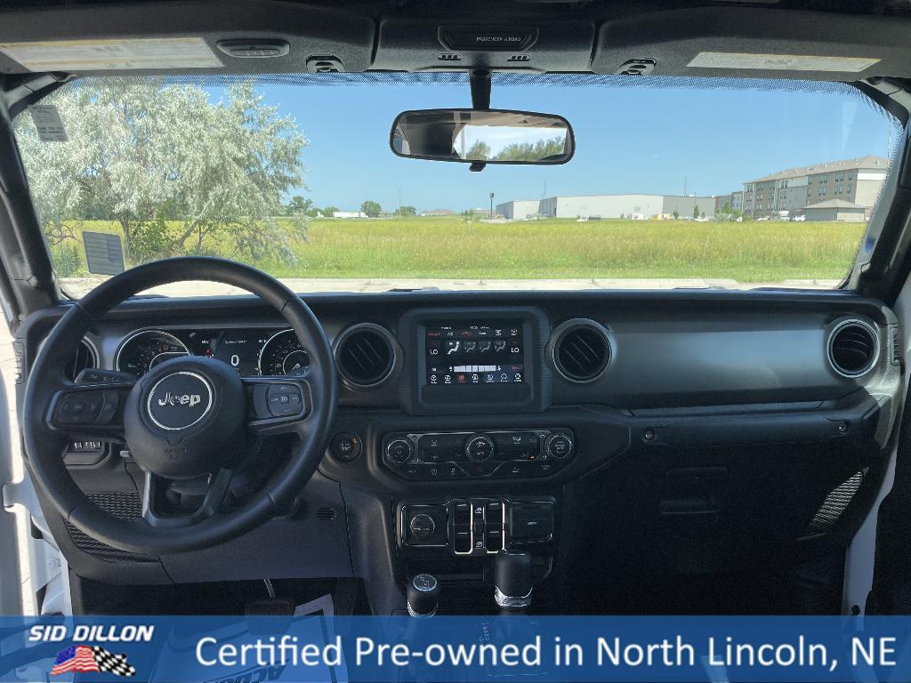 used 2021 Jeep Gladiator car, priced at $35,494