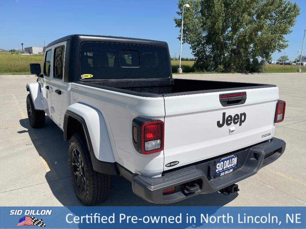 used 2021 Jeep Gladiator car, priced at $35,494