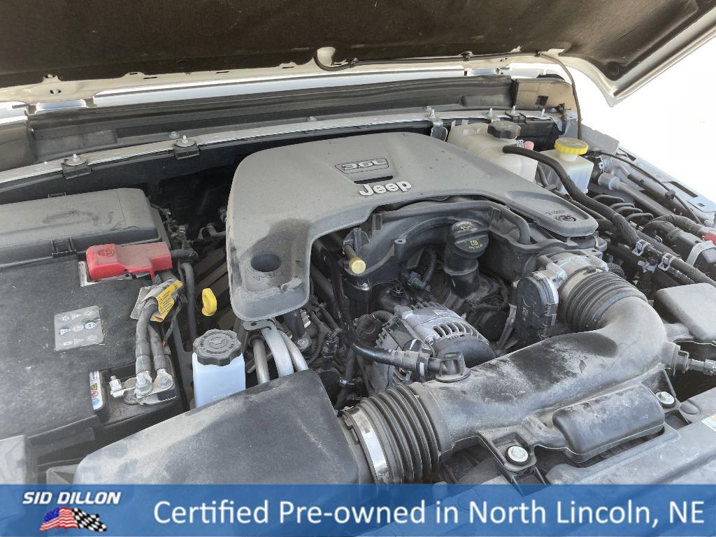 used 2021 Jeep Gladiator car, priced at $35,494