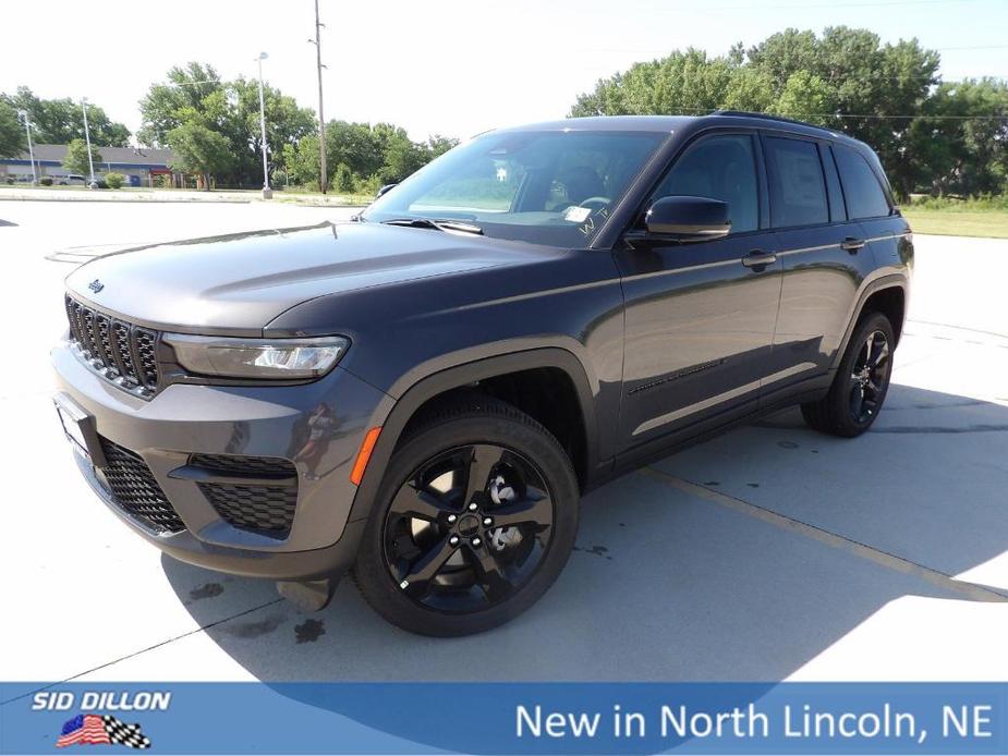 new 2024 Jeep Grand Cherokee car, priced at $41,175