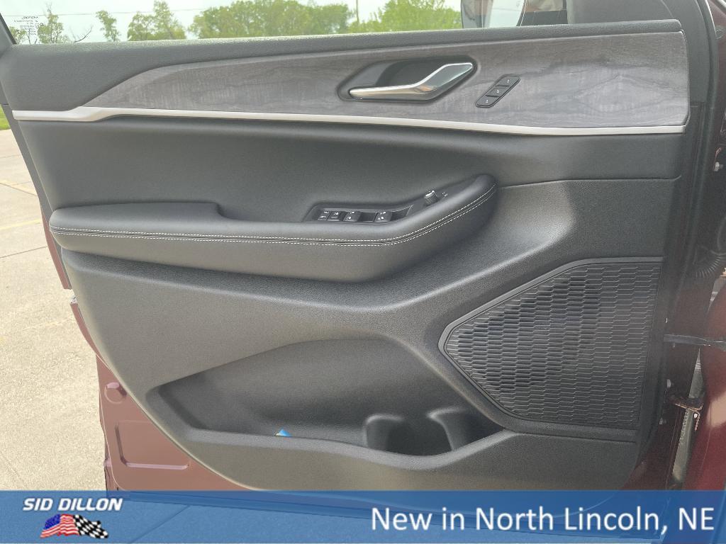 new 2025 Jeep Grand Cherokee car, priced at $45,306