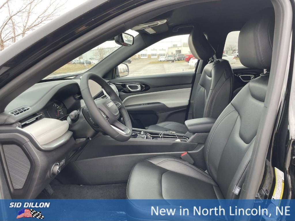 new 2025 Jeep Compass car, priced at $30,435