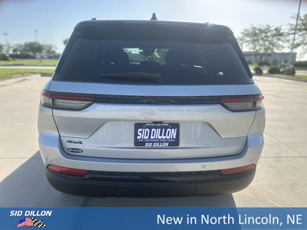 new 2025 Jeep Grand Cherokee car, priced at $42,355