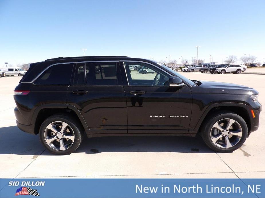 new 2024 Jeep Grand Cherokee car, priced at $52,860