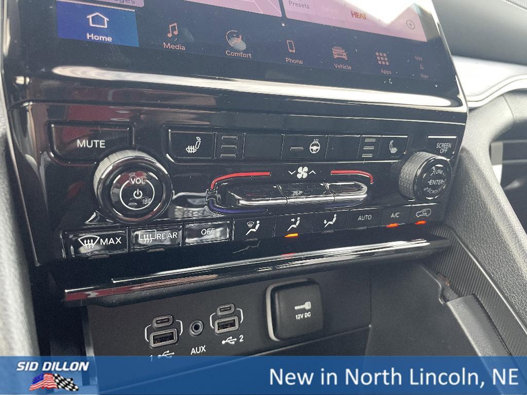 new 2025 Jeep Grand Cherokee car, priced at $42,245