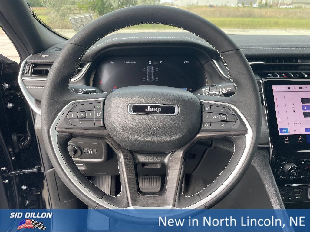 new 2025 Jeep Grand Cherokee car, priced at $42,245