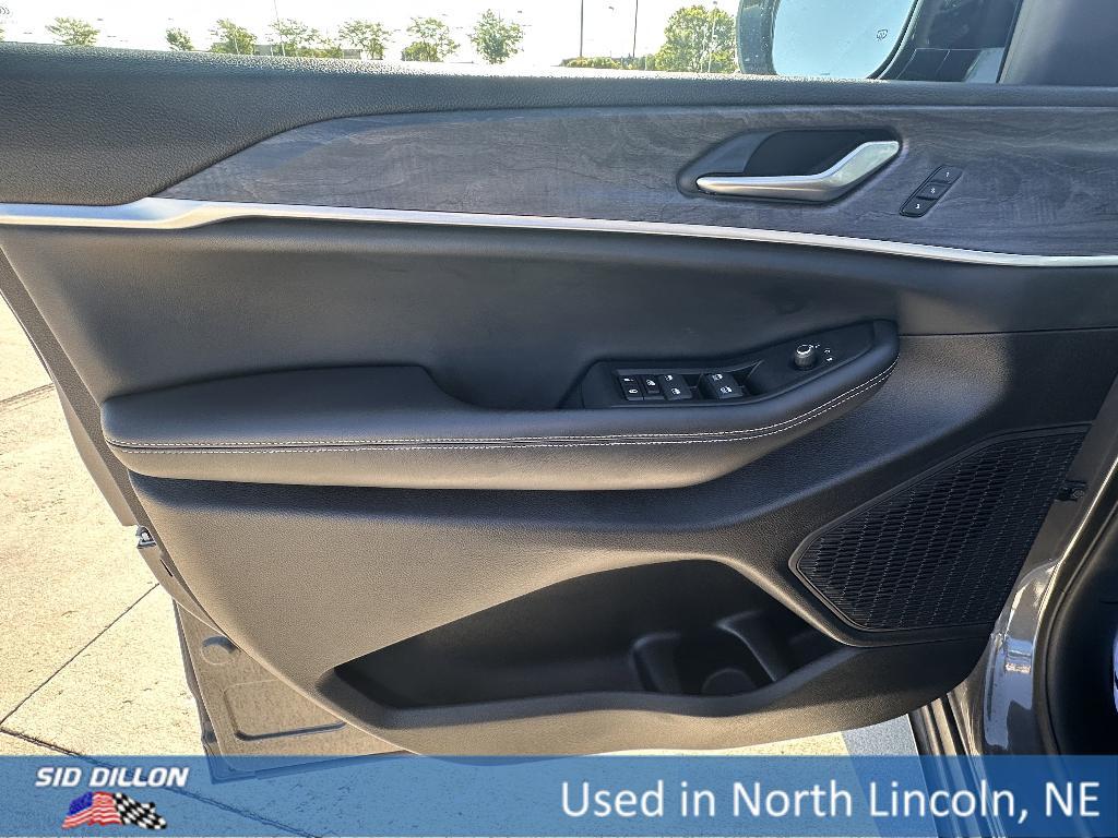 used 2024 Jeep Grand Cherokee L car, priced at $36,995