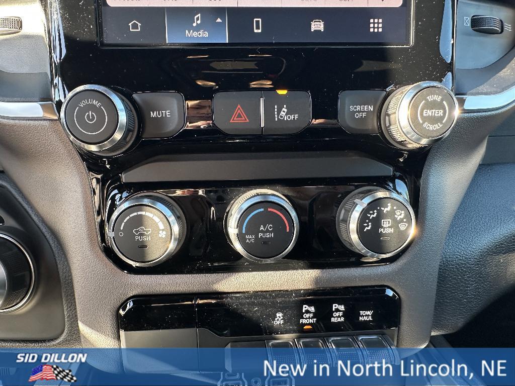 new 2025 Ram 1500 car, priced at $42,961