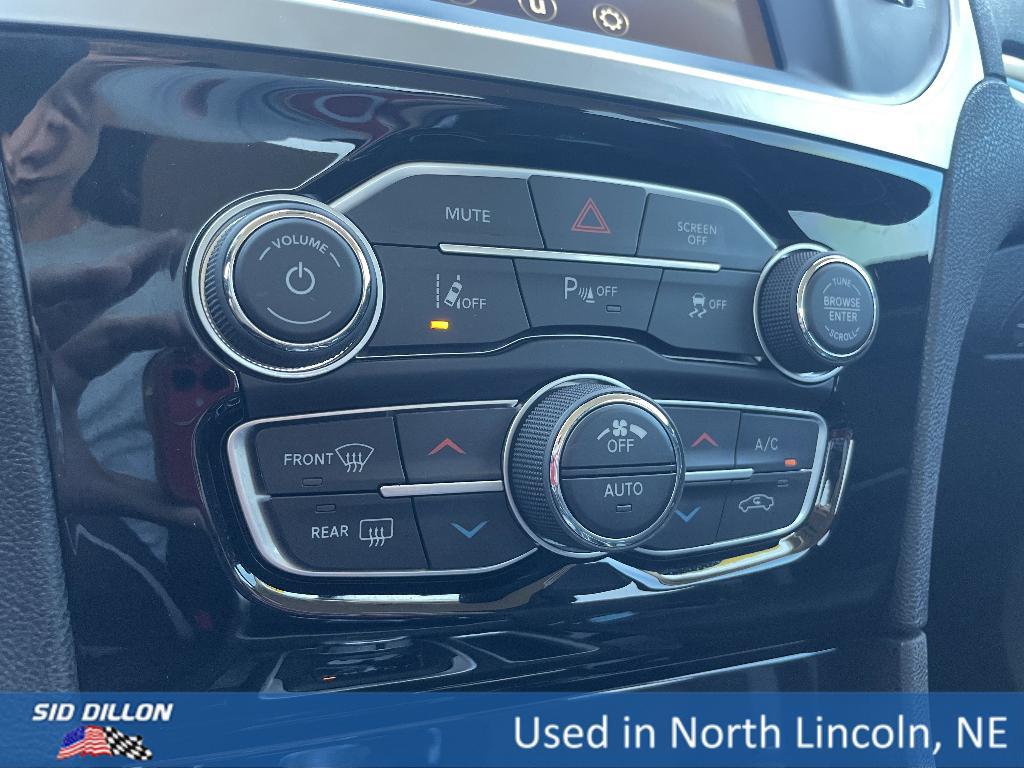 used 2023 Chrysler 300 car, priced at $29,000