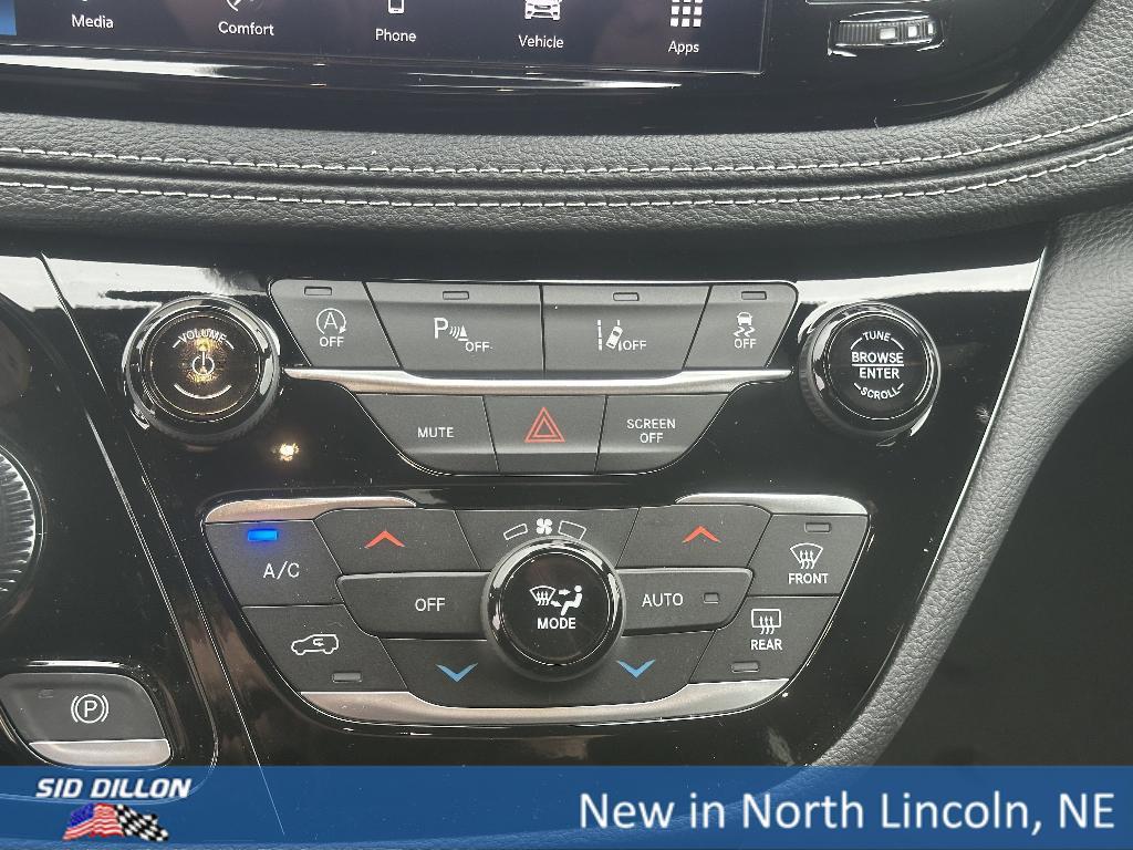 new 2025 Chrysler Pacifica car, priced at $41,752