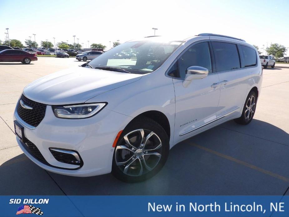 new 2024 Chrysler Pacifica car, priced at $50,180