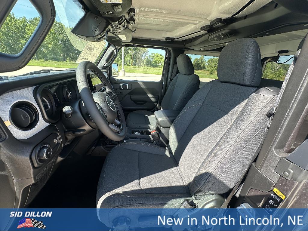new 2025 Jeep Wrangler car, priced at $40,905