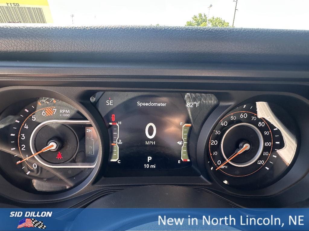 new 2025 Jeep Wrangler car, priced at $40,905