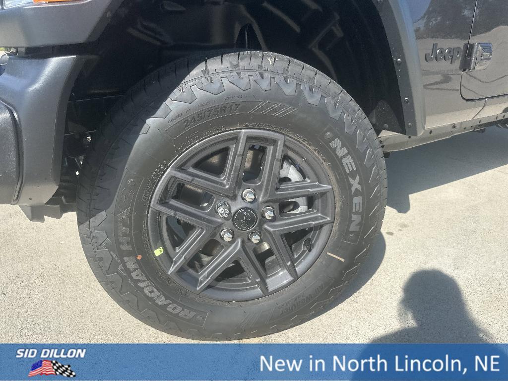 new 2025 Jeep Wrangler car, priced at $40,905