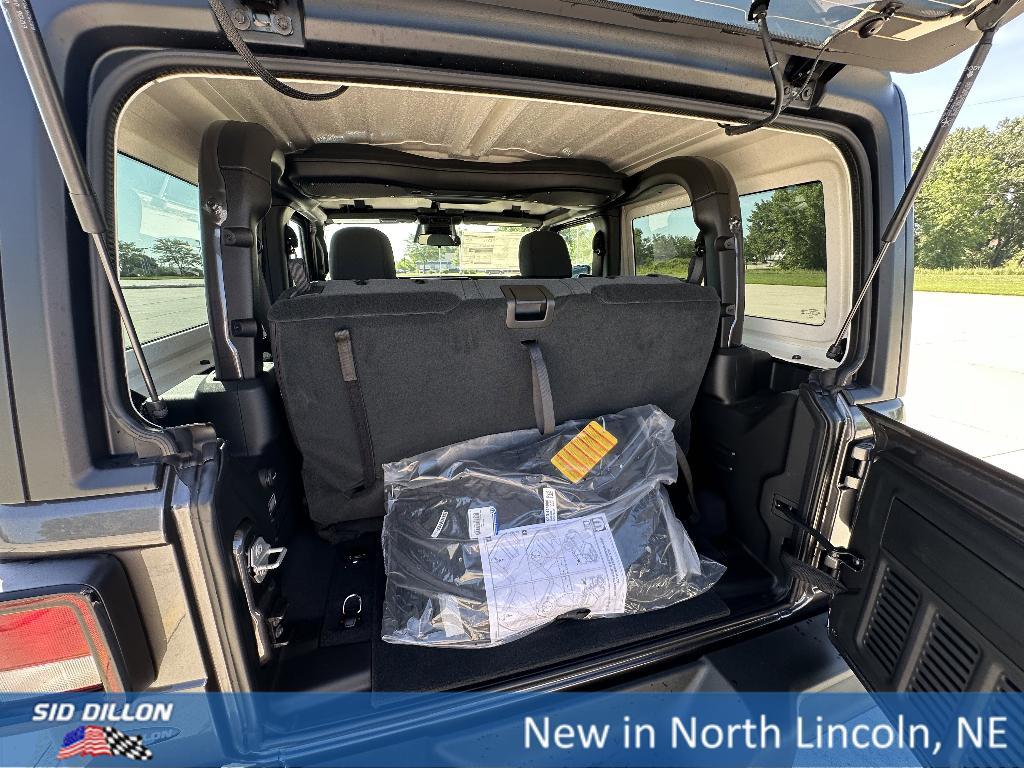 new 2025 Jeep Wrangler car, priced at $40,905