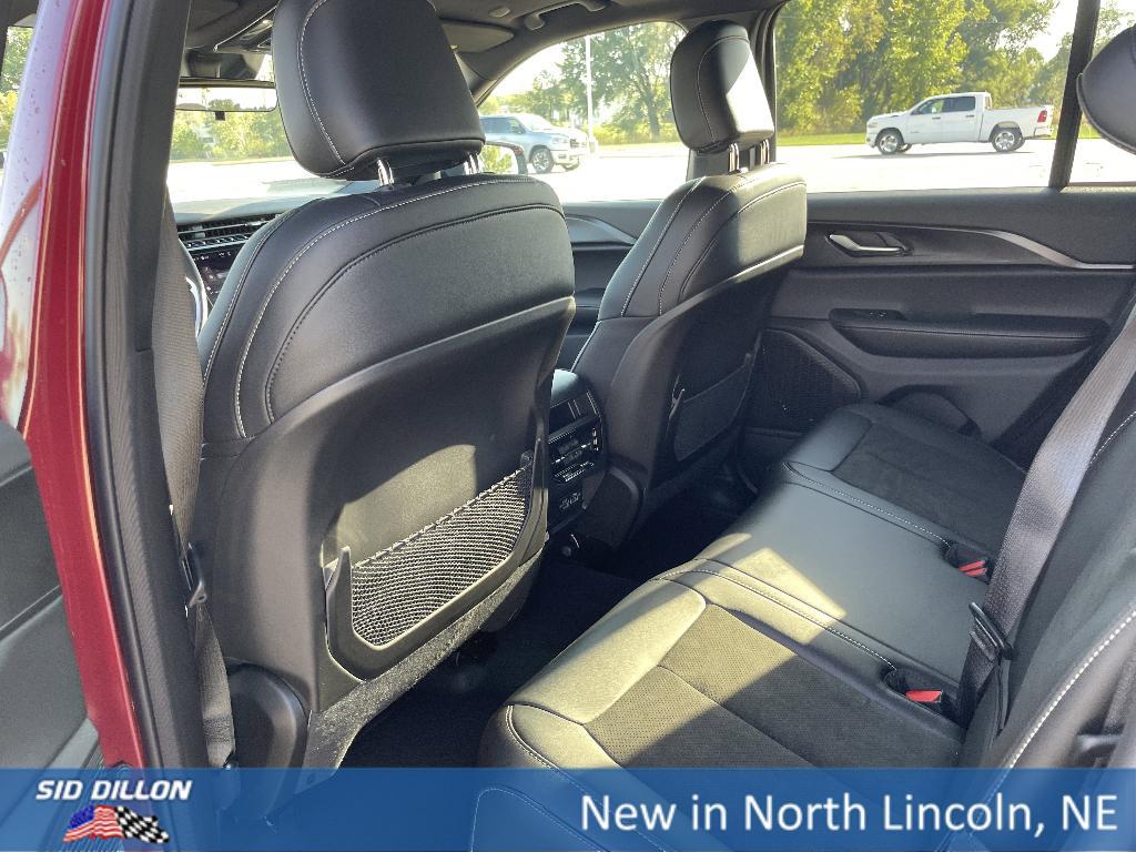 new 2025 Jeep Grand Cherokee car, priced at $42,625